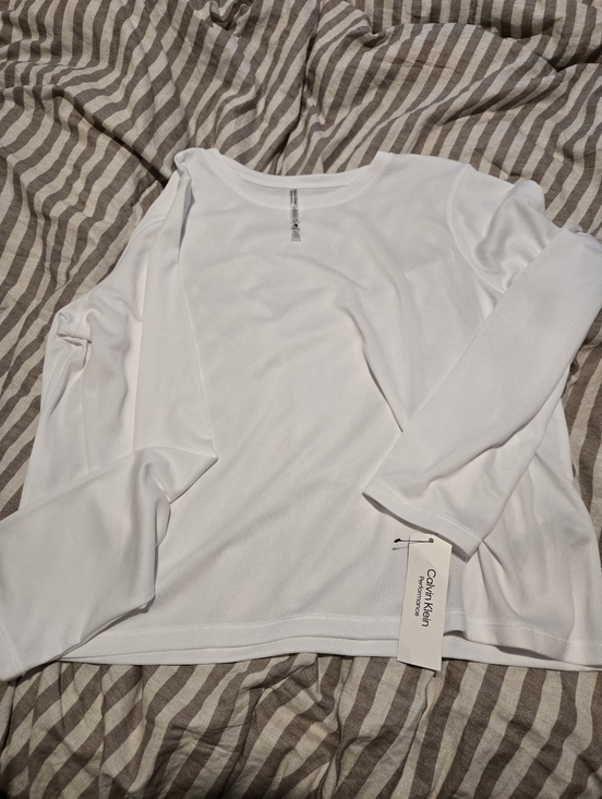 Calvin Klein Tops - Calvin Klein Women’s Classic White Long-Sleeve Performance Top